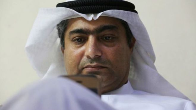 أرسلت الرسائل التي تتضمن برامج التجسس إلى الناشط الحقوقي الإماراتي أحمد منصور.